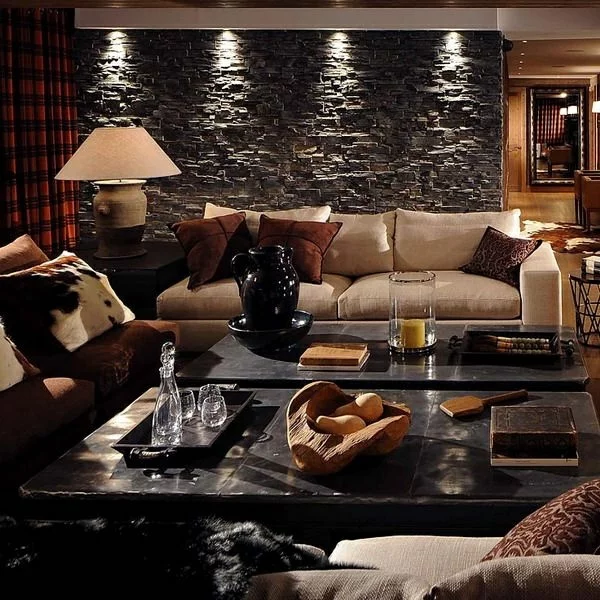 luxus wohnzimmer steinwand tische sofa 