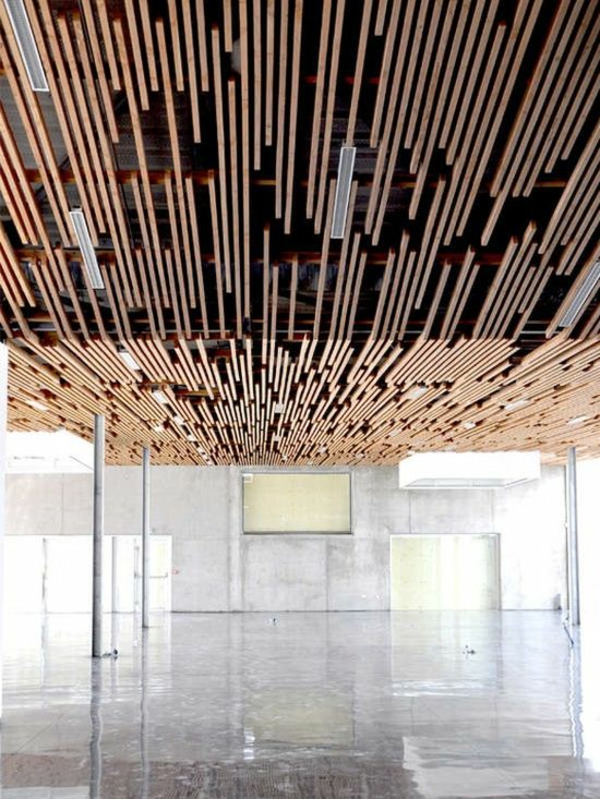 Deckenverkleidung verwandelt das Zimmer in ein Kunstwerk