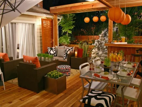 moderne terrassengestaltung dekoideen wohnideen ambiente flair orange akzente