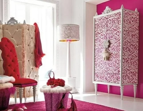 Mädchenzimmer in Pink und Weiß