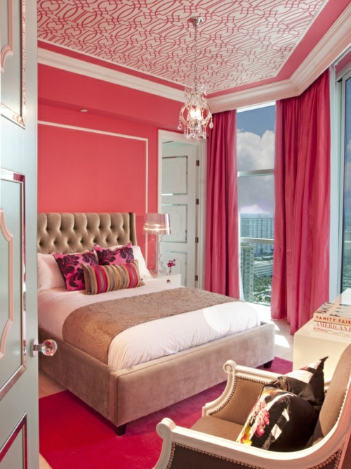schlafzimmer wandgestaltung wandfarbe lachsrot rosa frauenstil