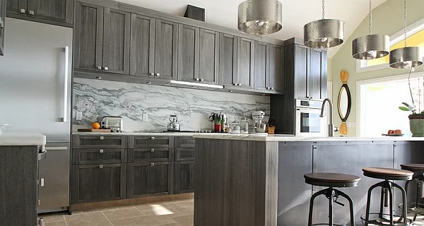 küchen schrank grau marmor küchenrückwand