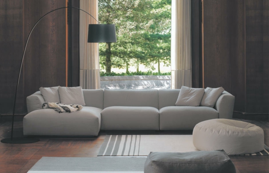wohnzimmer sofa modern modular hellgrau sitzkissen