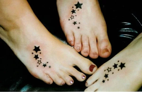 Tattoo beste freunde Sterne bilder vorlage bedeutung füße
