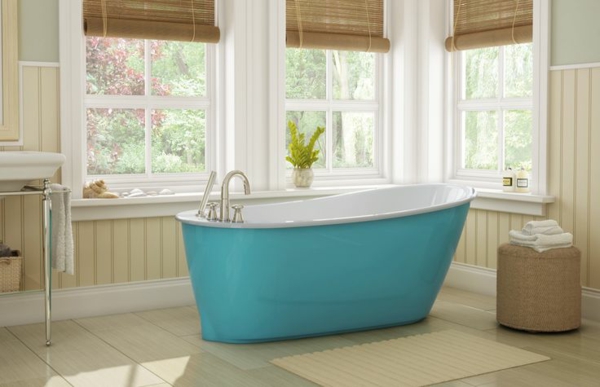 freistehende badewanne in türkisblau bodenfliesen badezimmer einrichtung