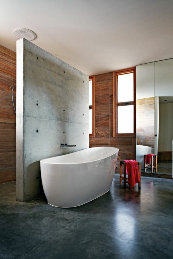 freistehend badewanne modernes badezimmer minimalistisch betonplatten holz wandverkleidung