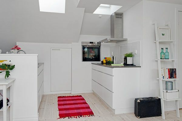 kleine küche am dach in weiß wohnideen treppe