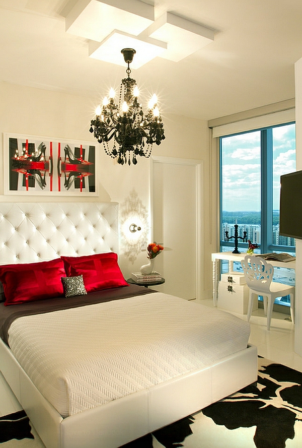 luxus schlafzimmer design ideen rote dekokissen leder kopfteil 