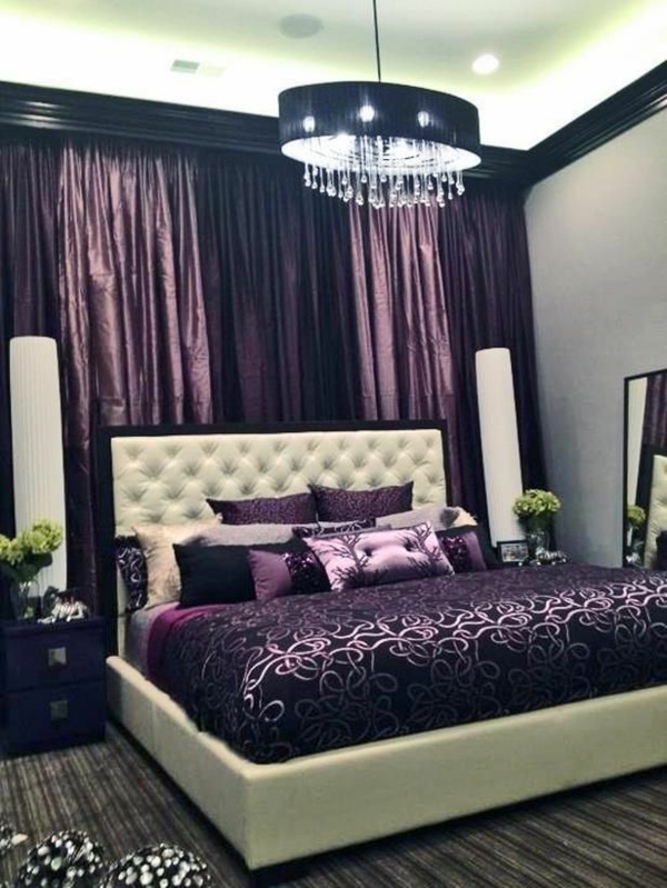 luxus schlafzimmer lila weiß bett vorhänge 