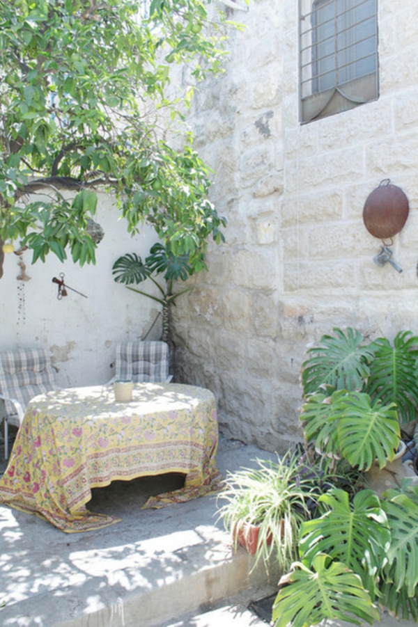 meditteran patio gartengestaltung ideen tisch 