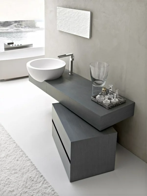 minimalistische badezimmer ideen badewanne holz unterschrank grau
