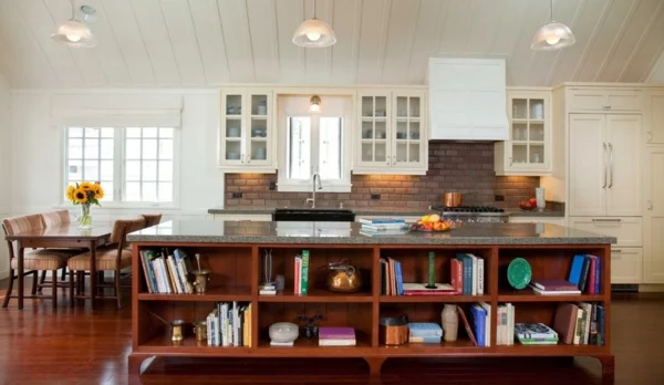 moderne Küche mit Kochinsel traditionell küchenrückwand kochbücher