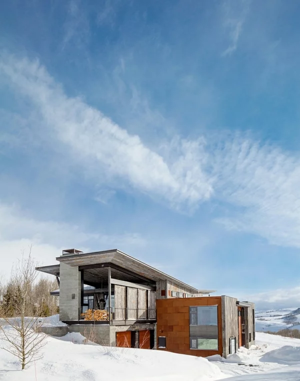 moderne berghütte kaufen blick im winter
