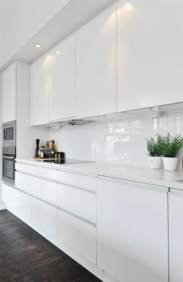 Moderne weiße Küchen  hochglanz einrichen eingebaut
