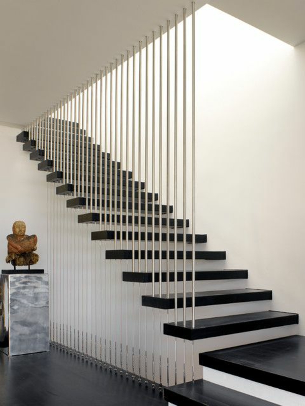 schwebende moderne treppe kontrastierende farben 