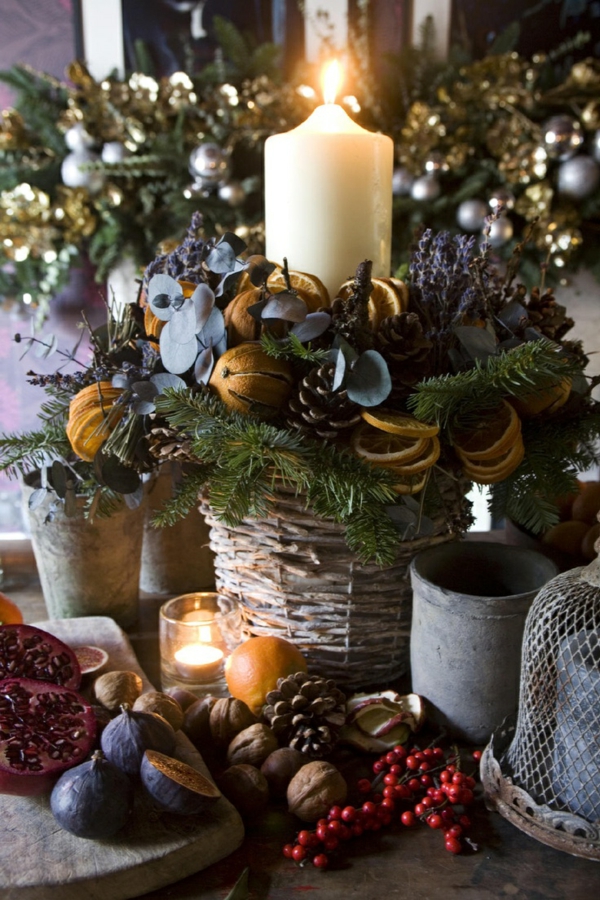 schöne dekoration für weihnachten mit tannenzapfen zitronen