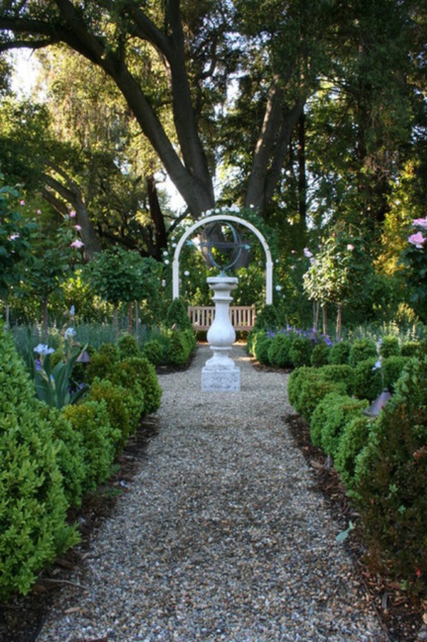 Wollen Sie auch eine Sonnenuhr im Garten haben?