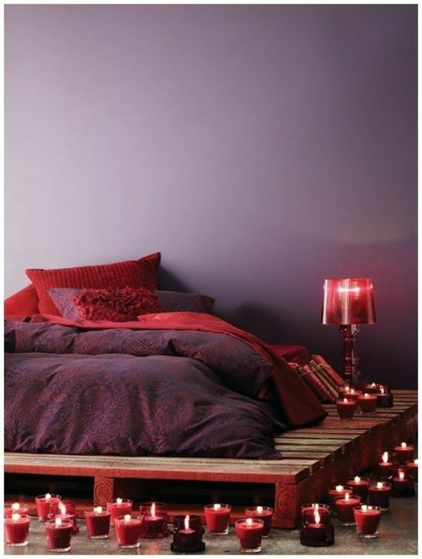 Möbel kerzen licht rot glühen Europaletten bettgestell romantisch