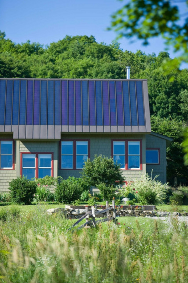 Solarmodule und Solar Panels rustikal fassade