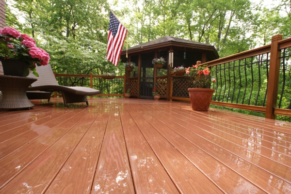 Terrassenboden aus Teakholz - moderne Lösung für Ihren Außenbereich