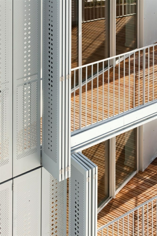 außen architektur balkon seitensichtschutz zeitgenössisch 