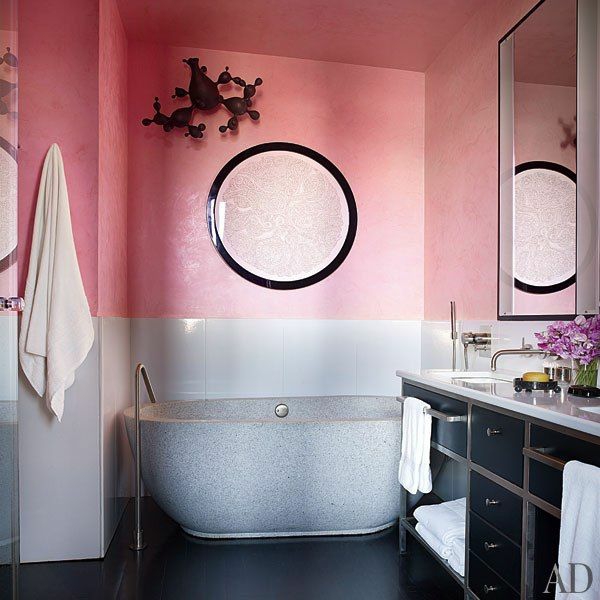badezimmer gestalten altrosa wandfarbe wanddeko pastellfarben weiß rosa