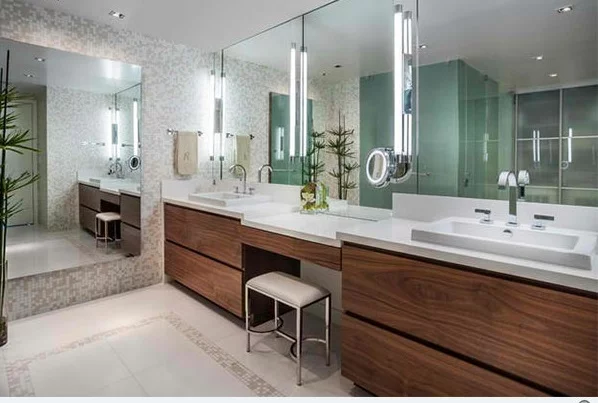 badezimmer ideen flache bad schränke spiegel waschbecken 