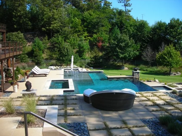  contemporary swimming pool landschaft