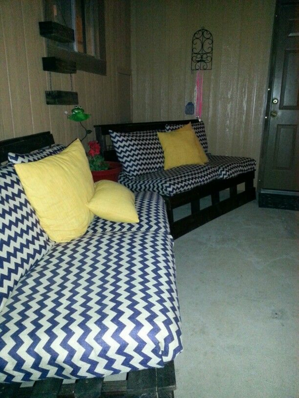 diy möbel sofa aus palettenzig zag muster gelbe 
