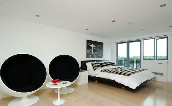 interior design schlafzimmer ideen schwarz-weiß tolle sessel bett