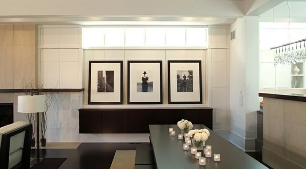 moderne eszimmer schwarz weiß holztisch tischdeko kerzen