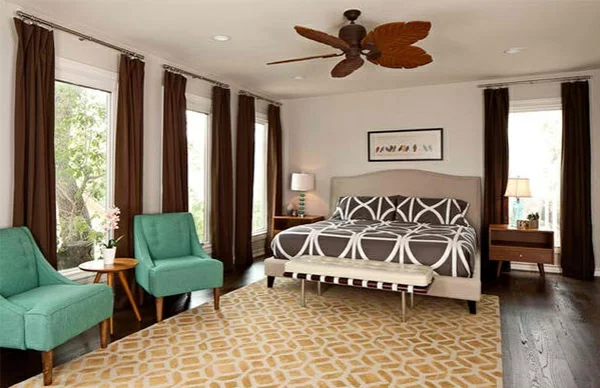 modernes schflafzimmer farbgestaltung ideen holzboden teppich muster gardinenideen