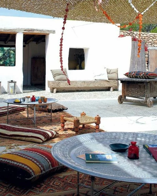 patio design marokkanischer stil terrassenteppich tisch 