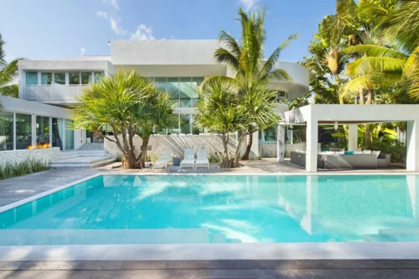 pool-lounge-chair-gazebo-sofas-luxury-house-design