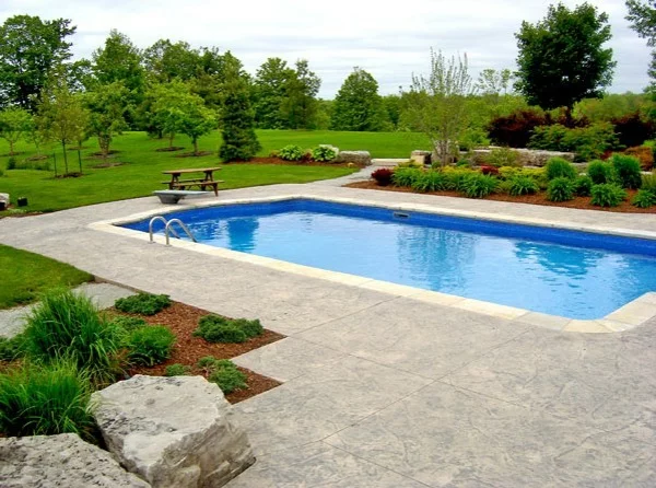 roman pool design stamped beton renaissance landschaft