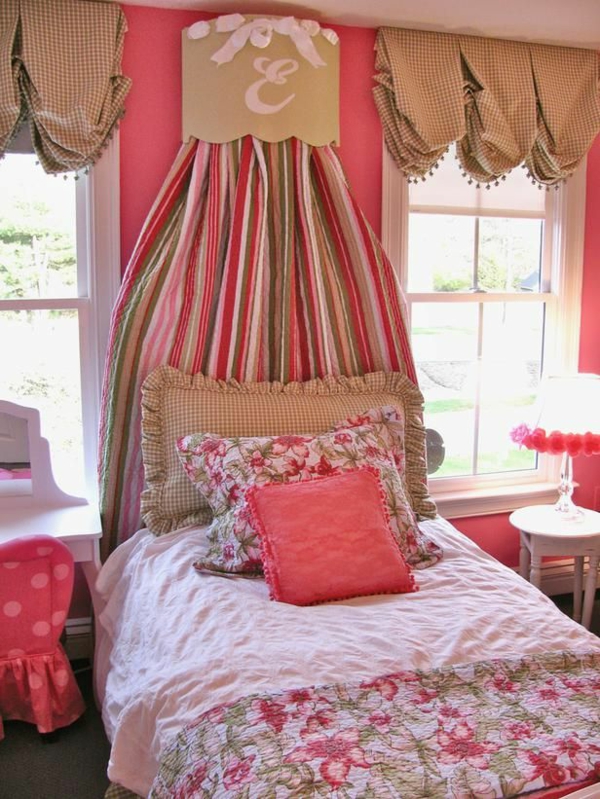 schlafzimmer gardinen gardinendekoration beispiele beige und weiß 