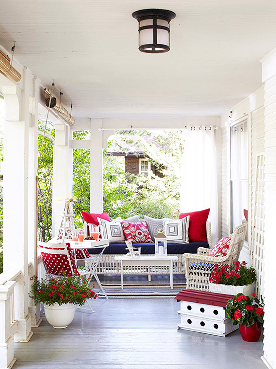 terrassengestaltung ideen veranda gartenmöbel rattan dekokissen