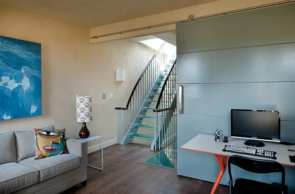 wohnzimmer design ideen gerade treppe aus glas sofa arbeitstisch 