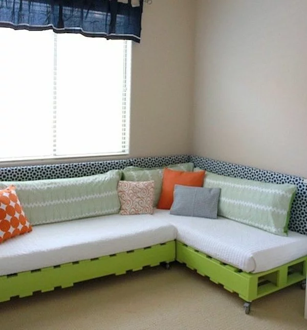  wohnzimmer designideen diy möbel sofa aus paletten mit rollen 