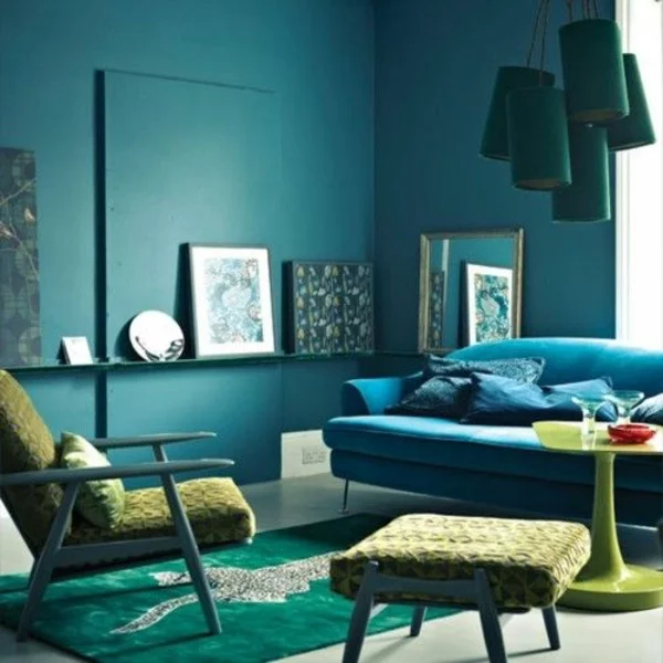 wohnzimmer designideen wandfarbe lagune sofa tisch dekokissen 