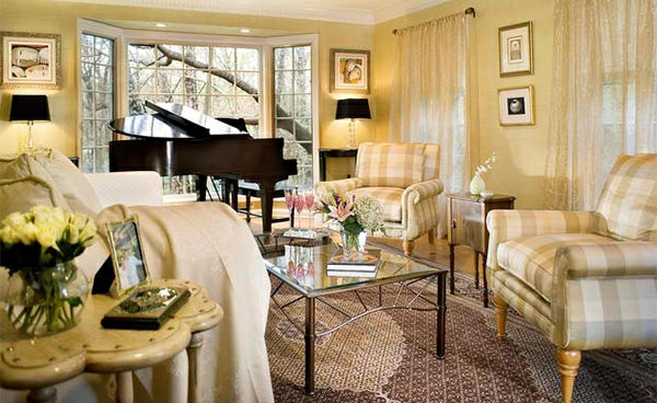 wohnzimmer möbel klavier einrichtungsstil traditionell beige hellgelb