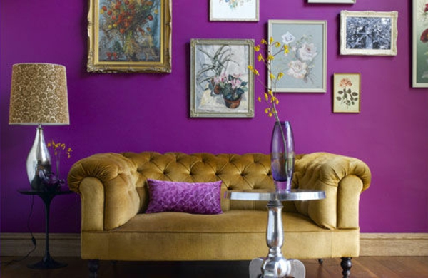 Farbideen für Wohnzimmer sofa wand lila