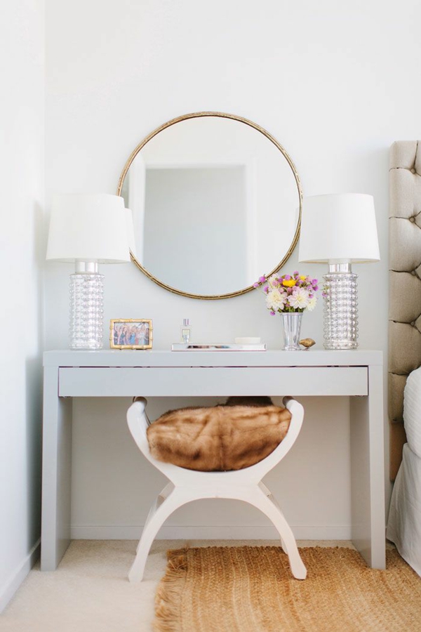 ankleidezimmer elegante möbel schminktisch spiegel