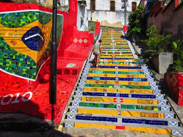 außenarchitektur treppen verkleiden kreative straßenkunst brasilien