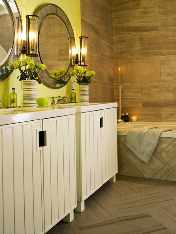 badezimmergestaltung ideen sommerfarben runder spiegel badmöbel