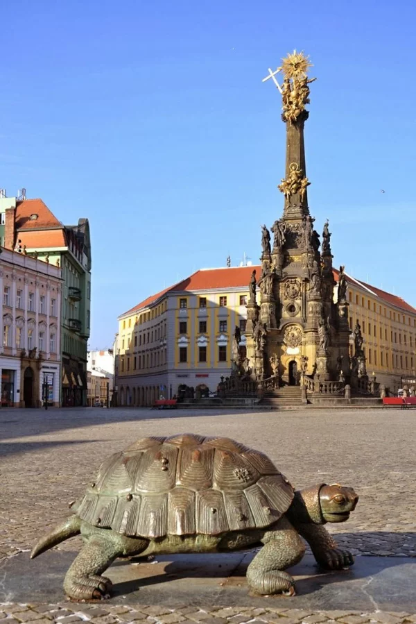 kunstwerke kunst skulpturen turtle in olomouc