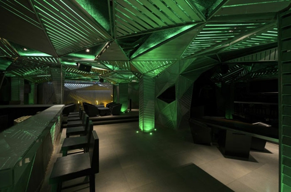 bar restaurant design grüne beleuchtung auriga indien
