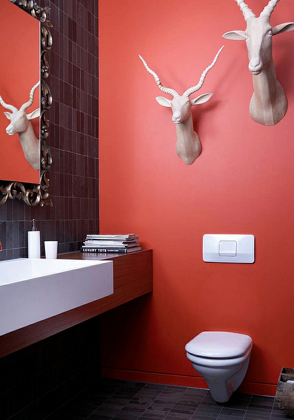 eklektisches badezimmer dekoideen rote wandgestaltung 