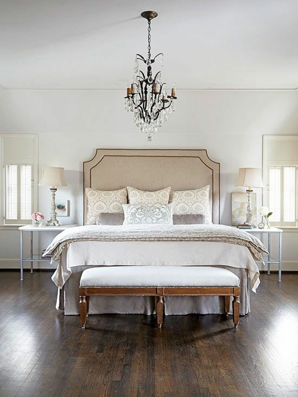 farbgestaltung schlafzimmer beige weiß neutralle farben polsterbett kopfteil