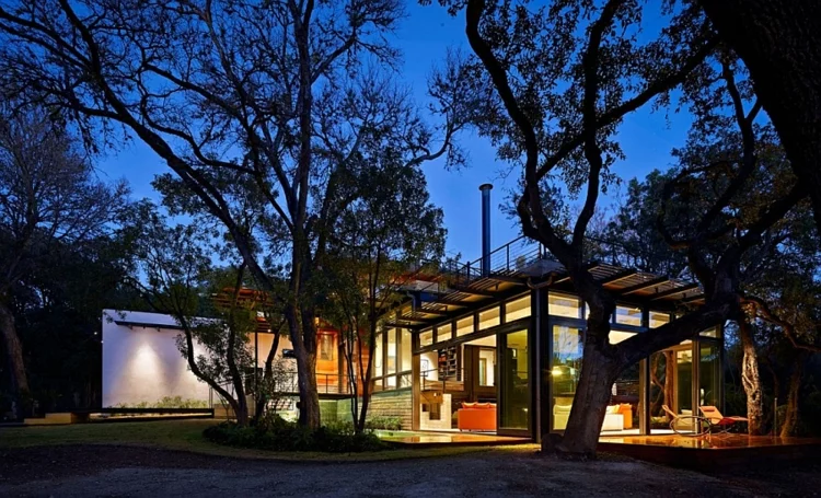 grüne architektur green latern residenz einfamilienhaus nachtsüber beleuchtung